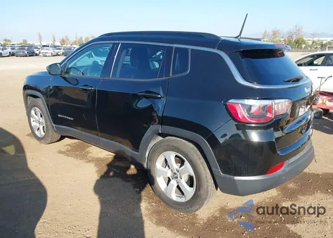 2018 Jeep Compass Latitude Fwd z USA, uszkodzony, nr VIN 3C4NJCBB0JT469130